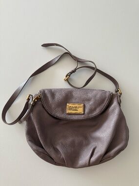 Marc by Marc Jacobs | Classic Q Natasha Crossbody | Lilac / Dusty Plum
